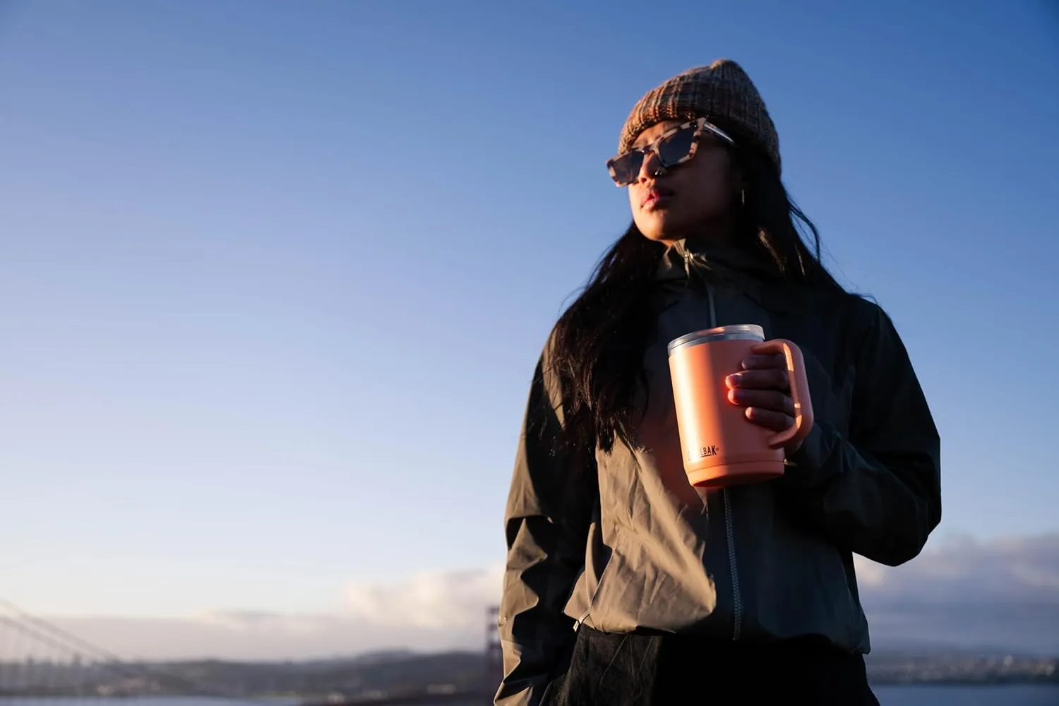 CamelBak Thrive Leak-Proof 32 oz Stainless Steel Mug for Travel, Coffee, Tea, Hot Beverages - Spill Proof Cup-holder, Desert Sunrise