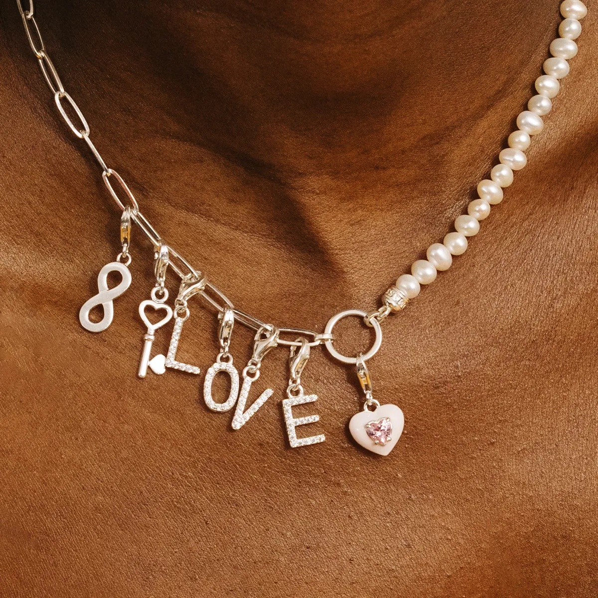 Charm Pendant letter E silver