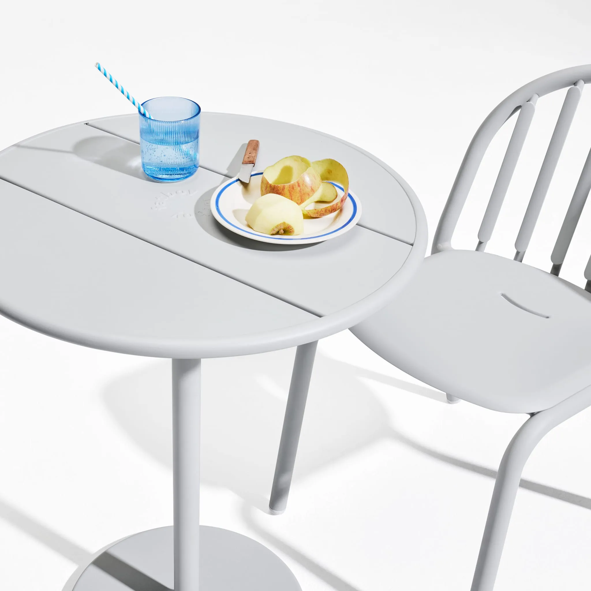 Fred's Bistro Set<br> 1 Round Table   2 Chairs