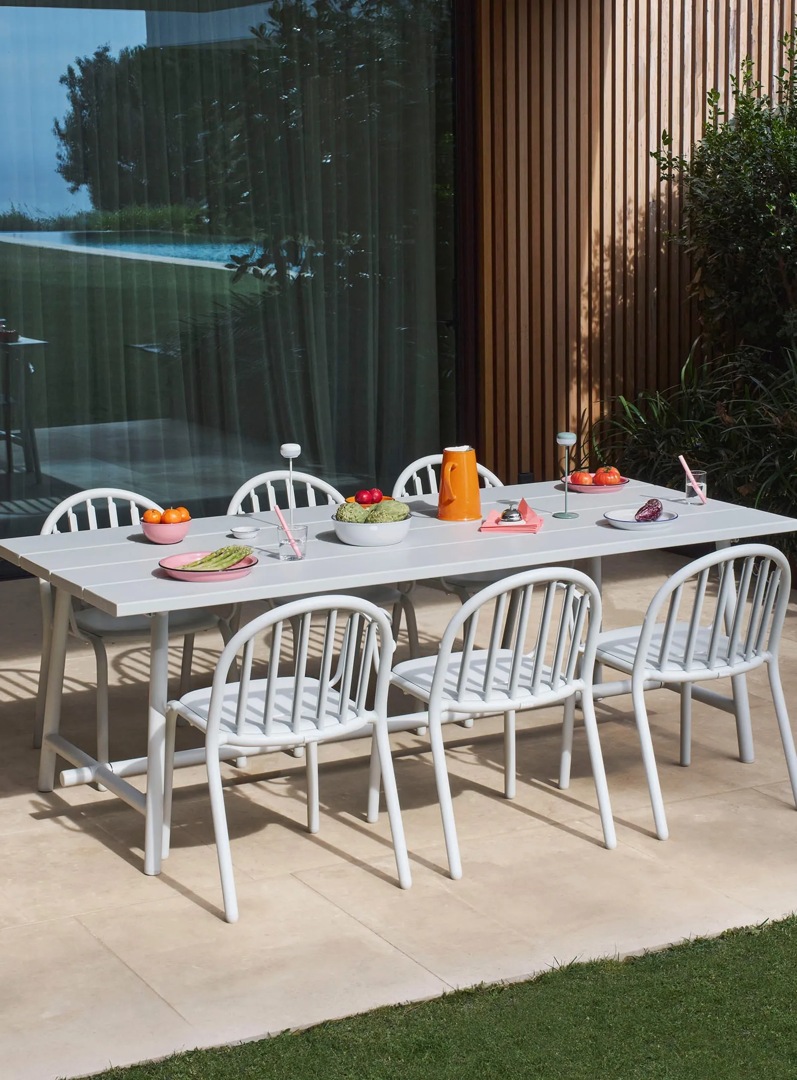 Fred's Dining Set<br> 1 Large Table   6 Chairs