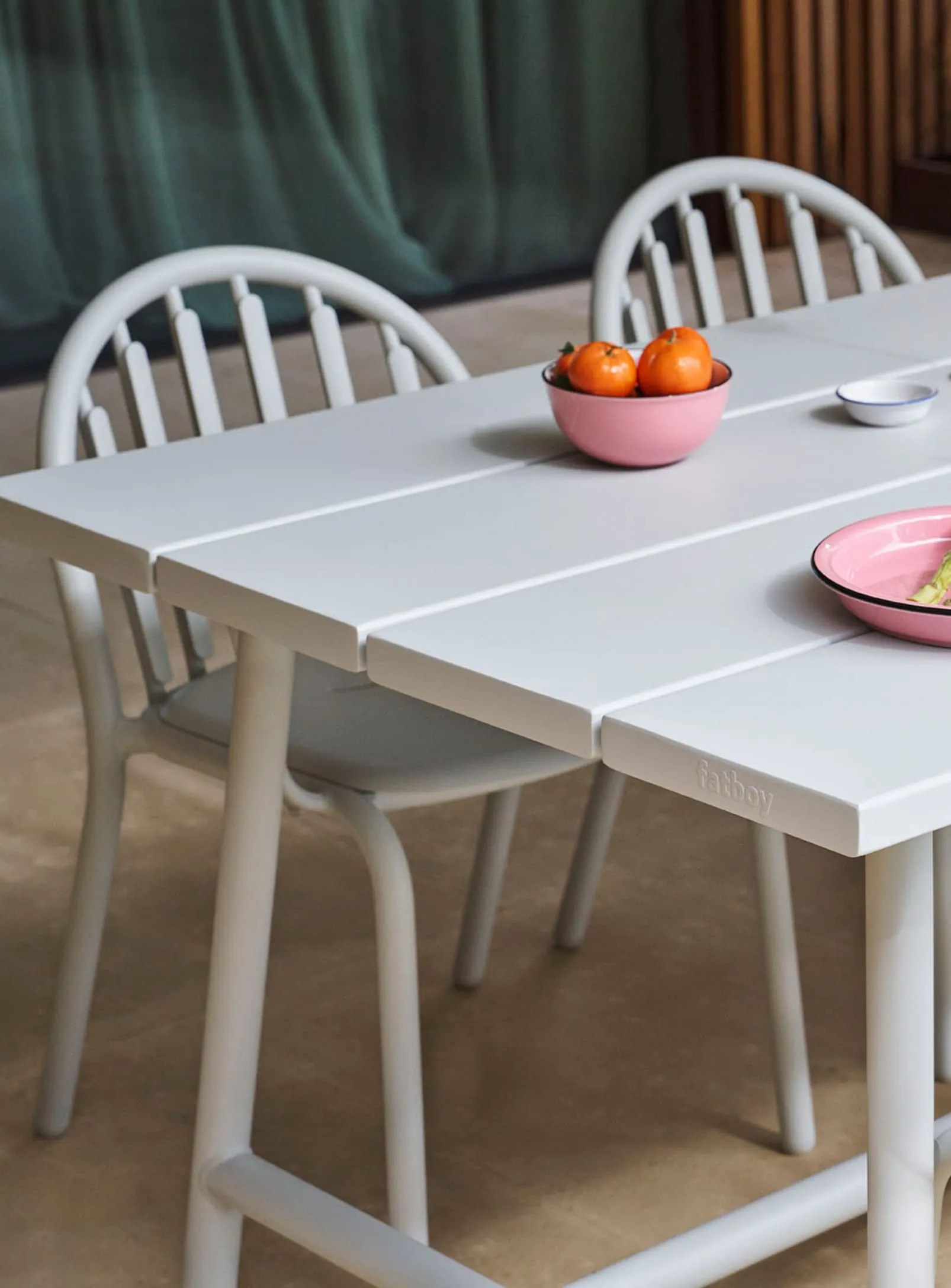 Fred's Dining Set<br> 1 Large Table   6 Chairs