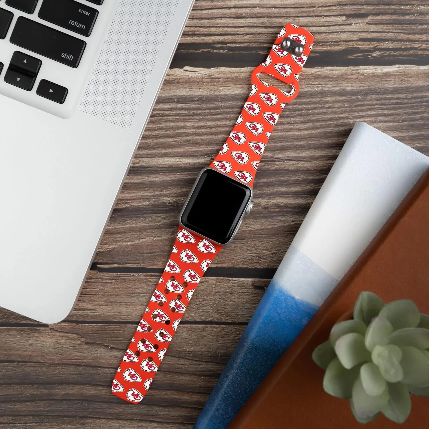 Game Time Kansas City Chiefs HD Combo Package Compatible with Apple Watch and AirPods Gen 1&2