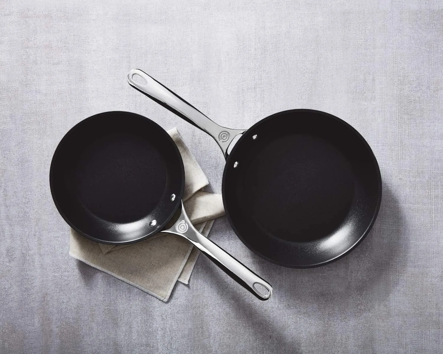 Le Creuset Toughened Nonstick PRO Cookware Set, 2 pc. (8" & 10" Fry Pan),Gray