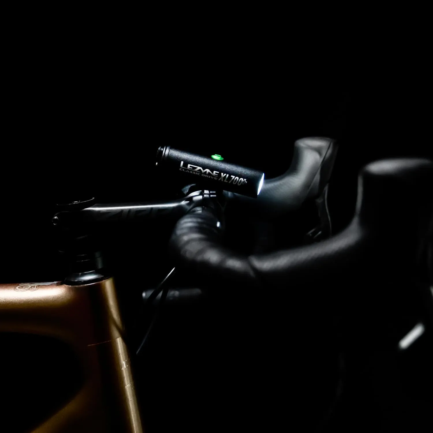 LEZYNE Classic Drive 700XL Bicycle USB Rechargeable IPX7 White LED Front Light w/Multiple Solid & Flash Modes | Integrated Versatile Strap Mount Compatible with Handlebars, 700 Lumens