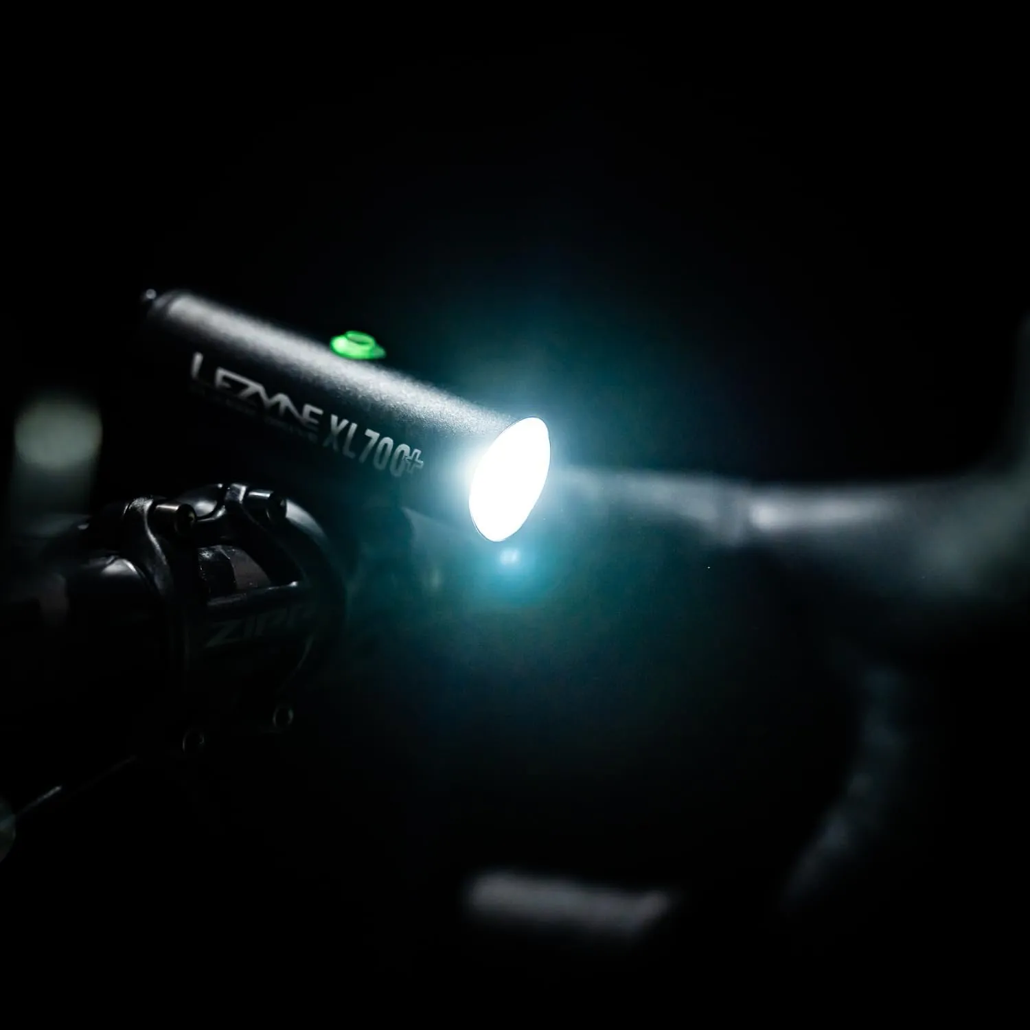 LEZYNE Classic Drive 700XL Bicycle USB Rechargeable IPX7 White LED Front Light w/Multiple Solid & Flash Modes | Integrated Versatile Strap Mount Compatible with Handlebars, 700 Lumens
