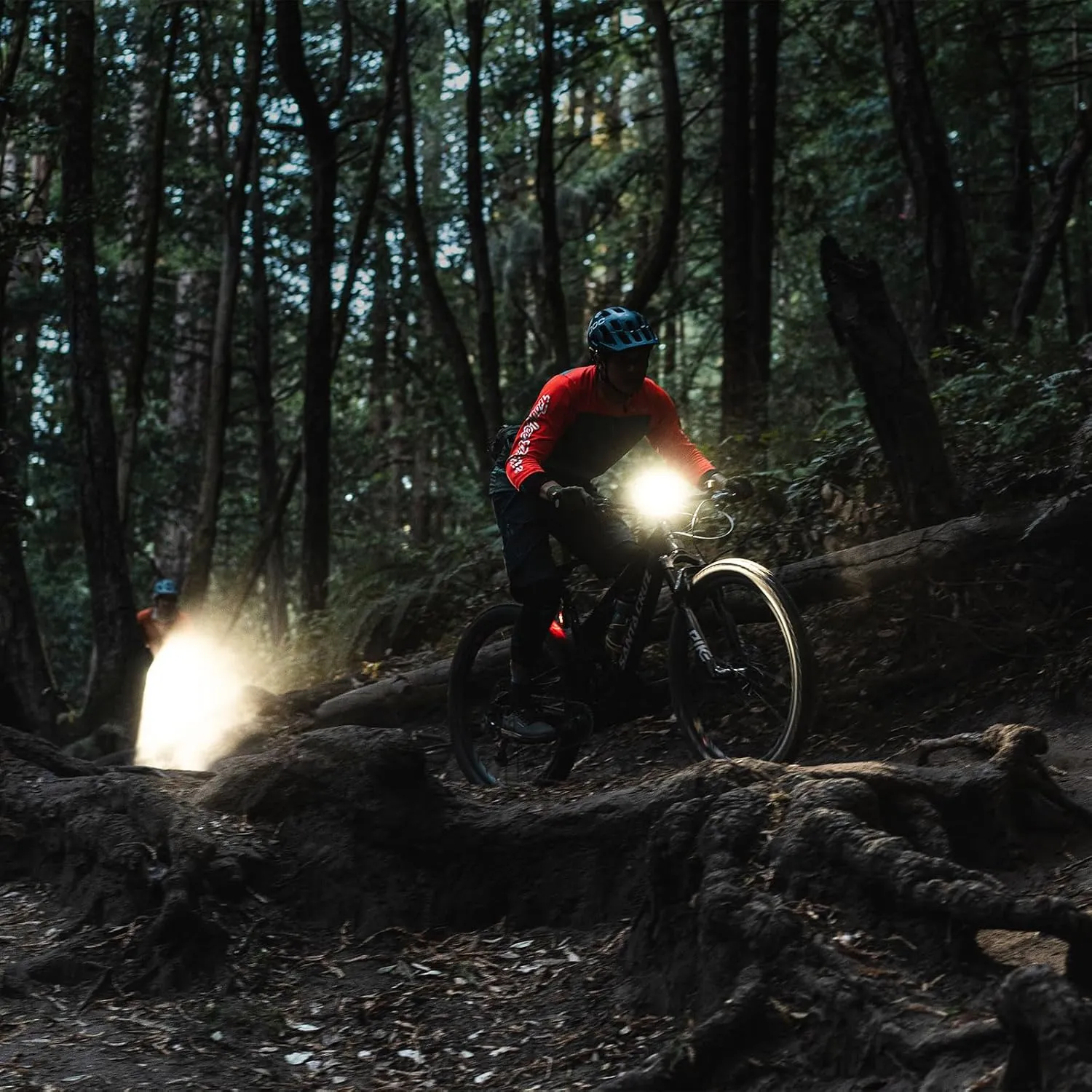 LEZYNE Super Drive Bicycle USB Rechargeable IPX7 White LED Front Light with Multiple Solid & Flash Modes | Integrated Silicone Rubber Strap Mount | Smart Connect | 1600/1800 Lumens Options