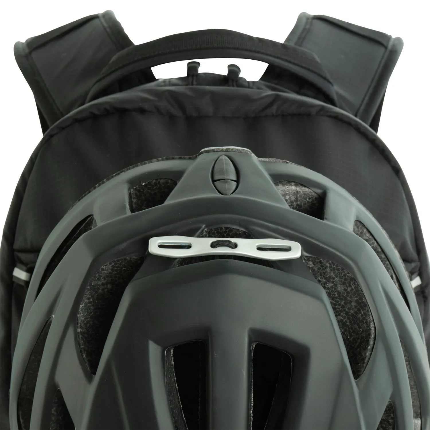 Montagon Premium 18 L Hiking Daypack, Black
