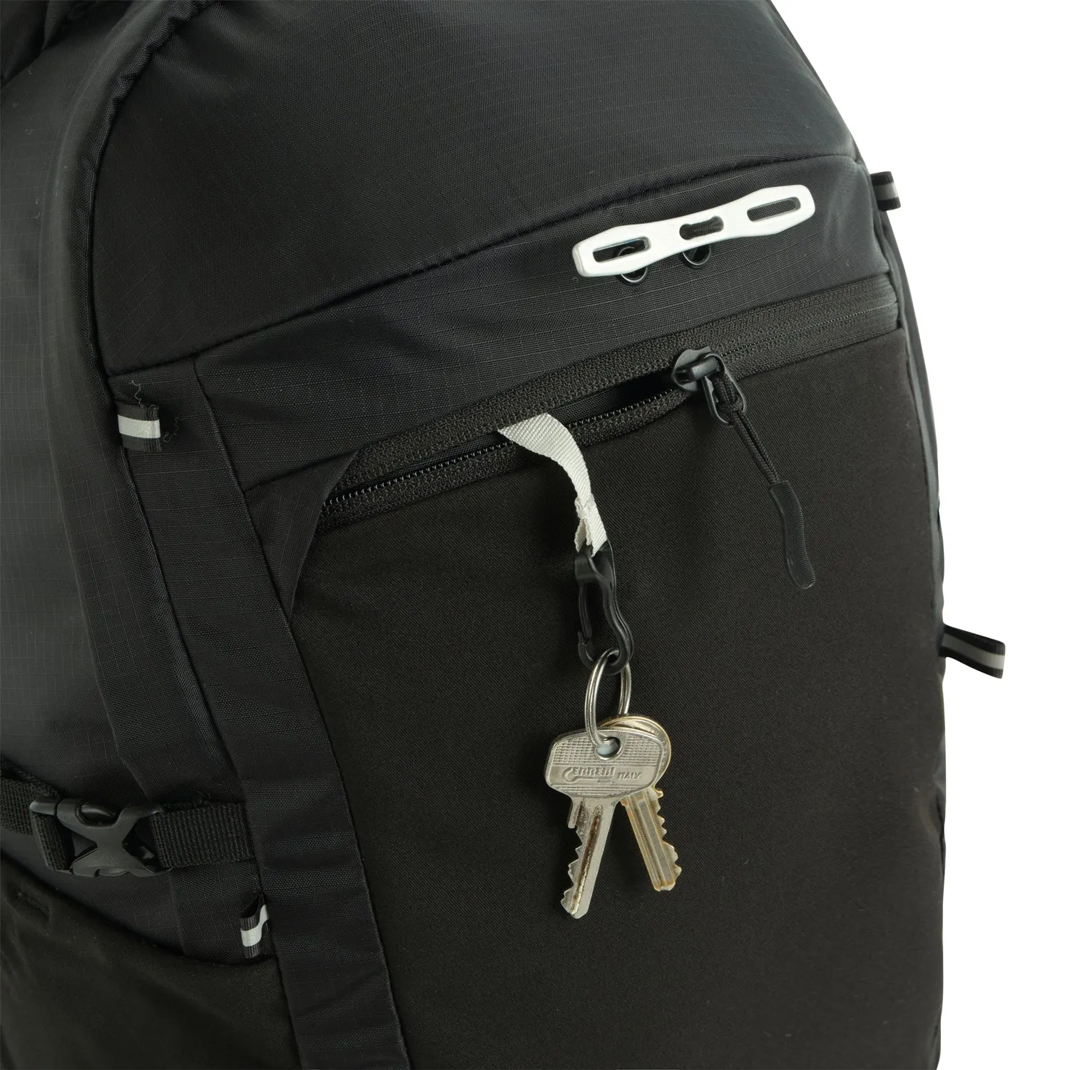 Montagon Premium 18 L Hiking Daypack, Black