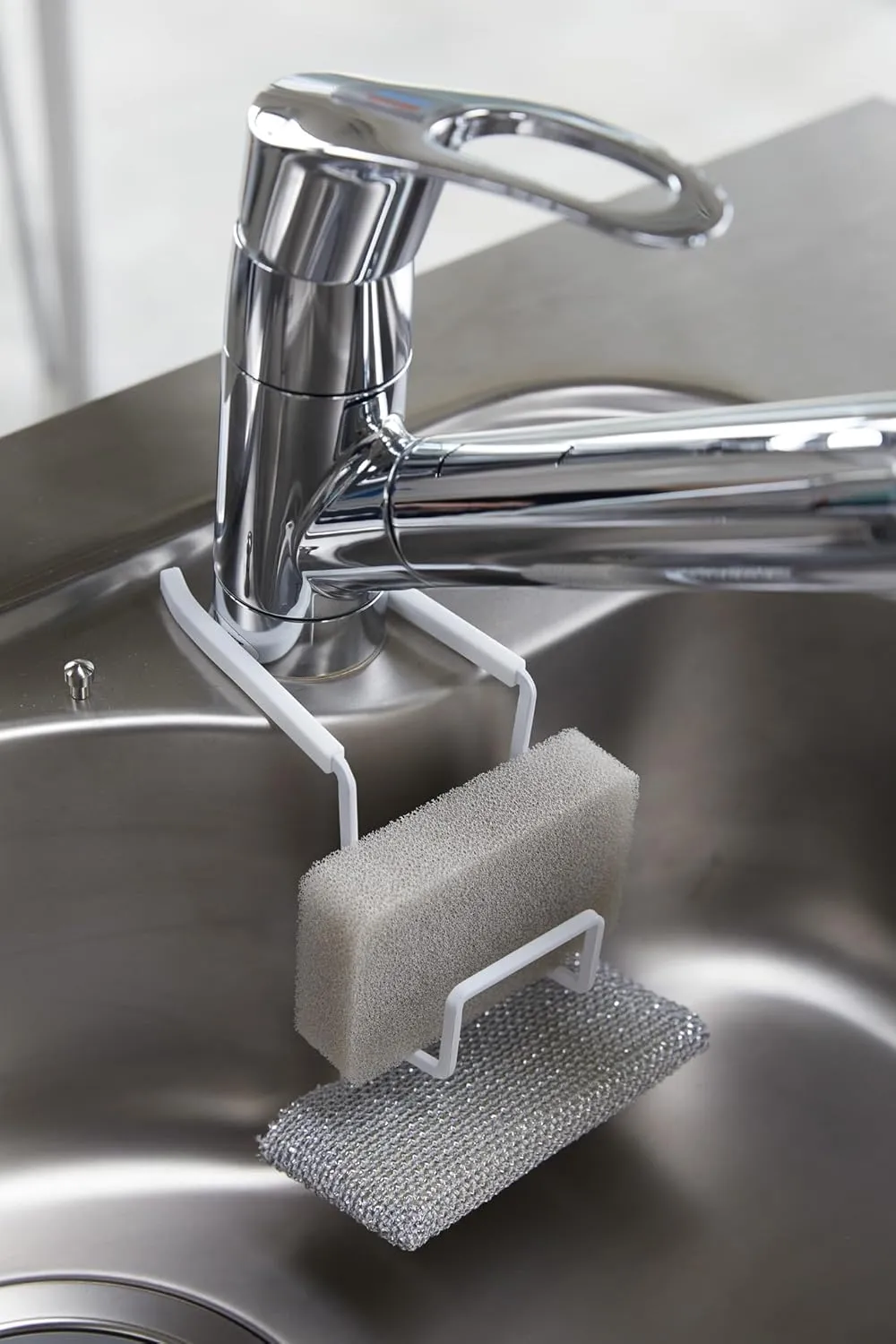YAMAZAKI home Tower Faucet-Hanging Sponge Holder Double, White